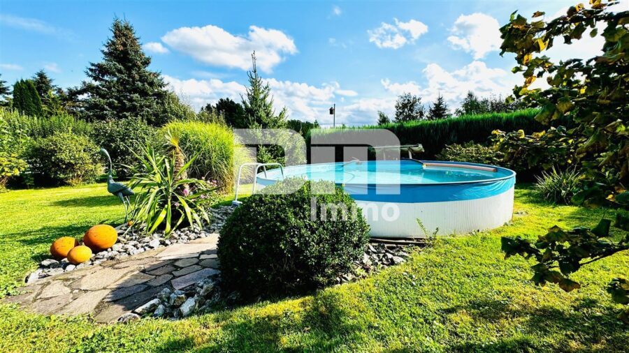 Schönes Mehrfamilienhaus geteilt nach WEG mit umfangreichen Nutzflächen und Traumgrundstück - Gartenbereich 2 / Pool